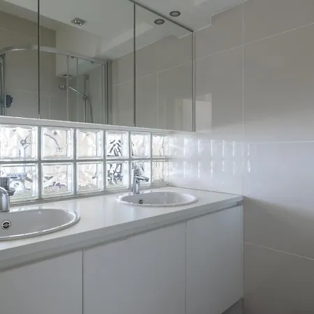 Bel Air - Spacious, Modern With Sleeping Area On The Promenade T4 Apartment