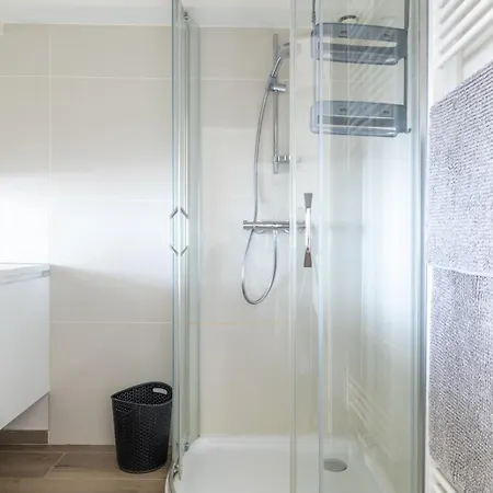 Bel Air - Spacious, Modern With Sleeping Area On The Promenade T4 شقة *