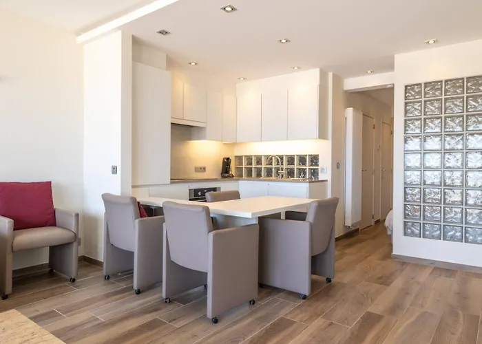 Bel Air - Spacious, Modern With Sleeping Area On The Promenade T4 *